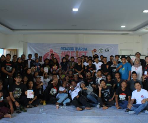 Dokumentasi: Sesi foto bersama acara Rembuk Warga Pati