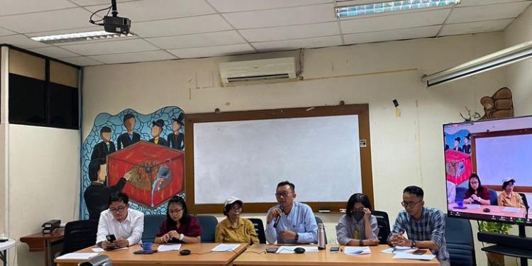 Konferensi Pers Organisasi Masyarakat Sipil Minta Tunda Pengesahan RUU Kesehatan/ Sumber: Kompas.com Organisasi Masyarakat Sipil Meminta Tunda Pengesahan RUU Kesehatan