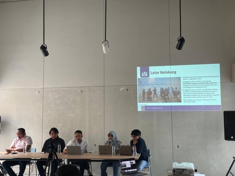 Dokumentasi ICW Foto Pemaparan Hasil Kajian